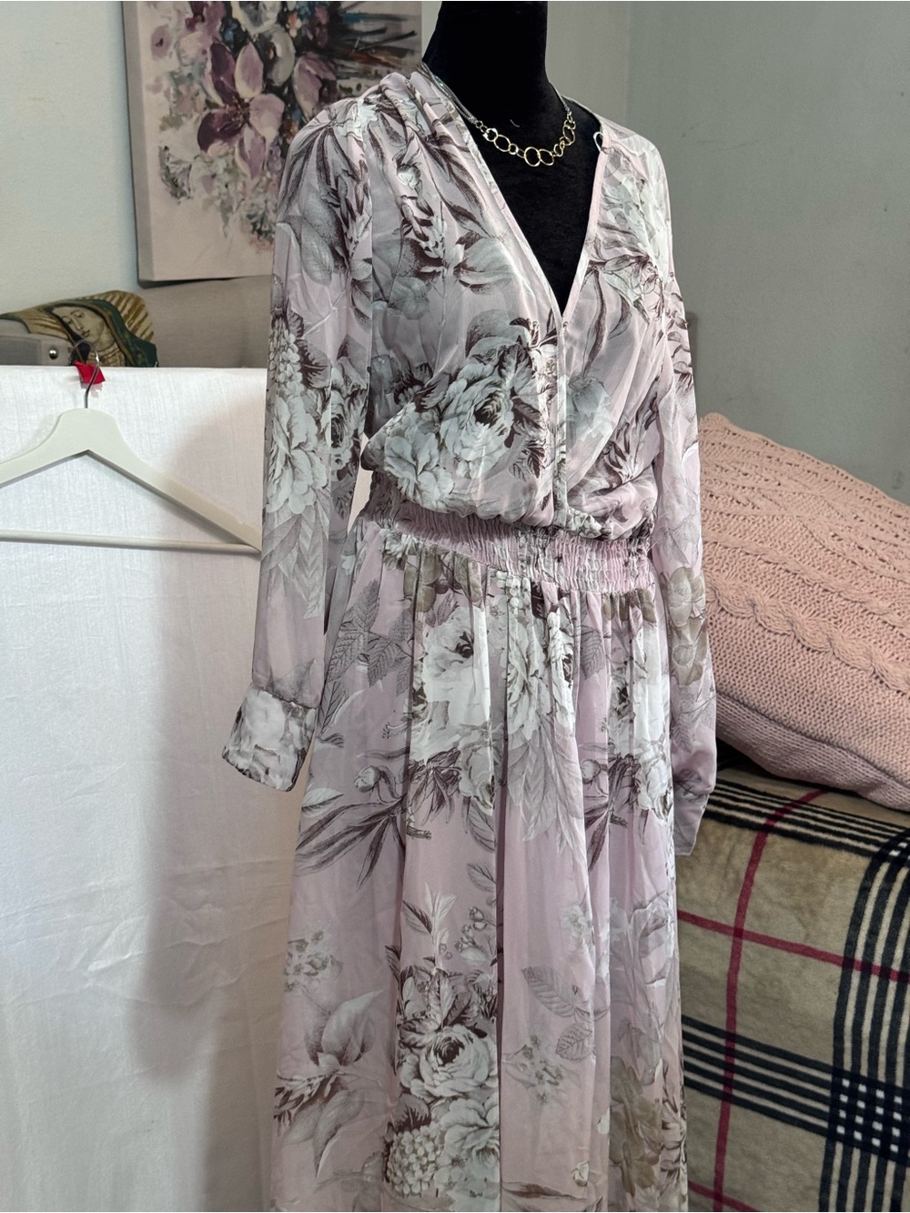 Floral V‑Neck Smocked Maxi Dress in Dusty Pink
